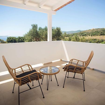 Koríthion Marea Luxury Suites - Tramontana מראה חיצוני תמונה